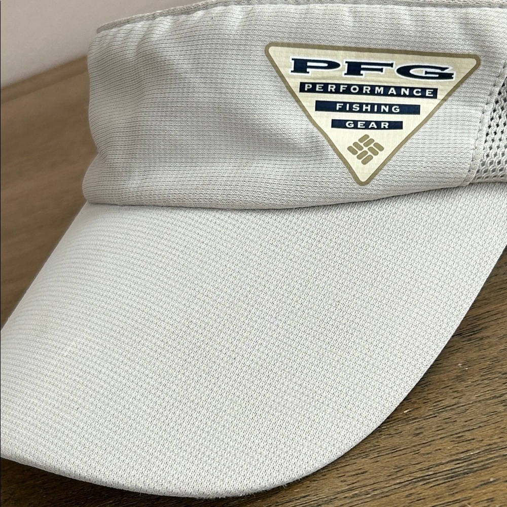 Columbia PFG Performance Fishing Gear Light Gray Visor. Adjustable Strap.